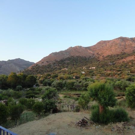 Pavlos Rooms Livadia  Exterior photo