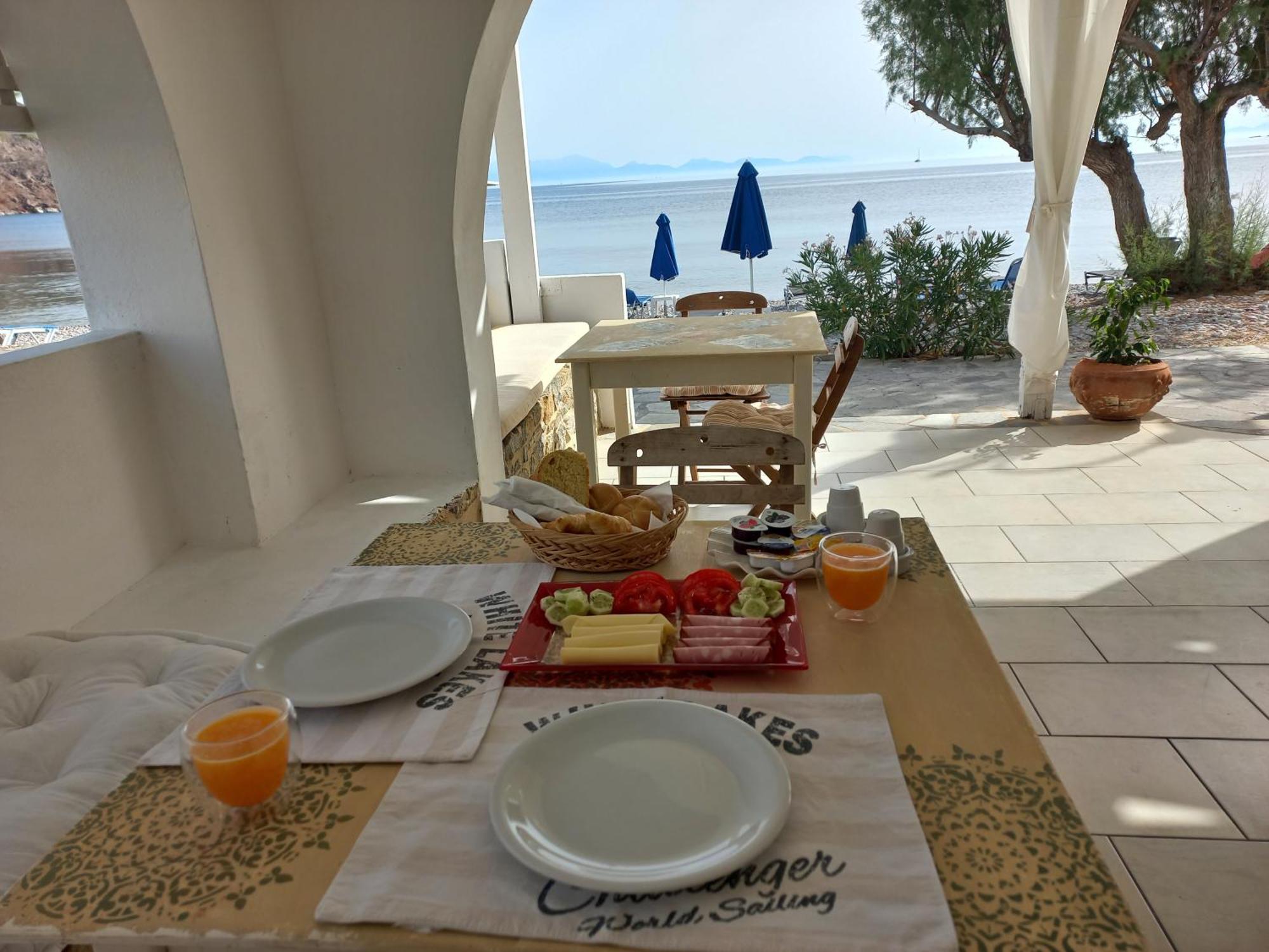 Pavlos Rooms Livadia  Exterior photo