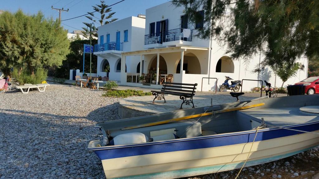 Pavlos Rooms Livadia  Exterior photo