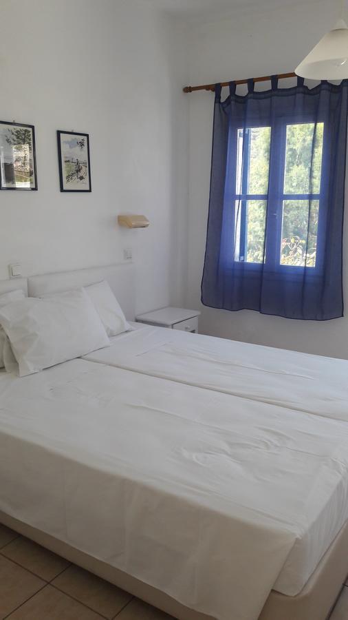 Pavlos Rooms Livadia  Exterior photo